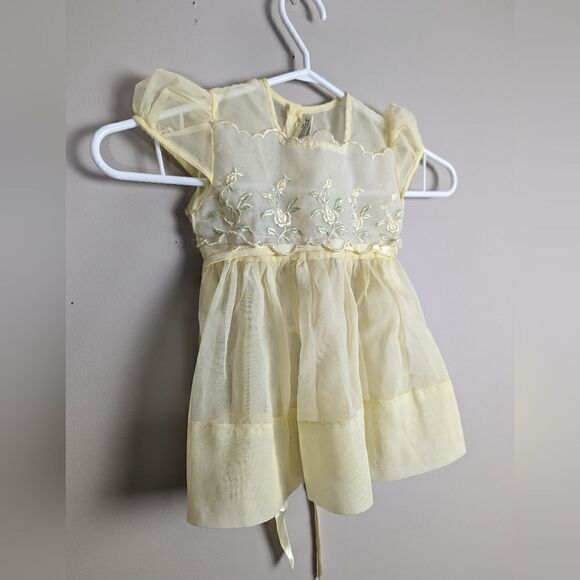 Baby Dress, Vintage Pale yelloe sheer floral embroidery. - Picture 3 of 9